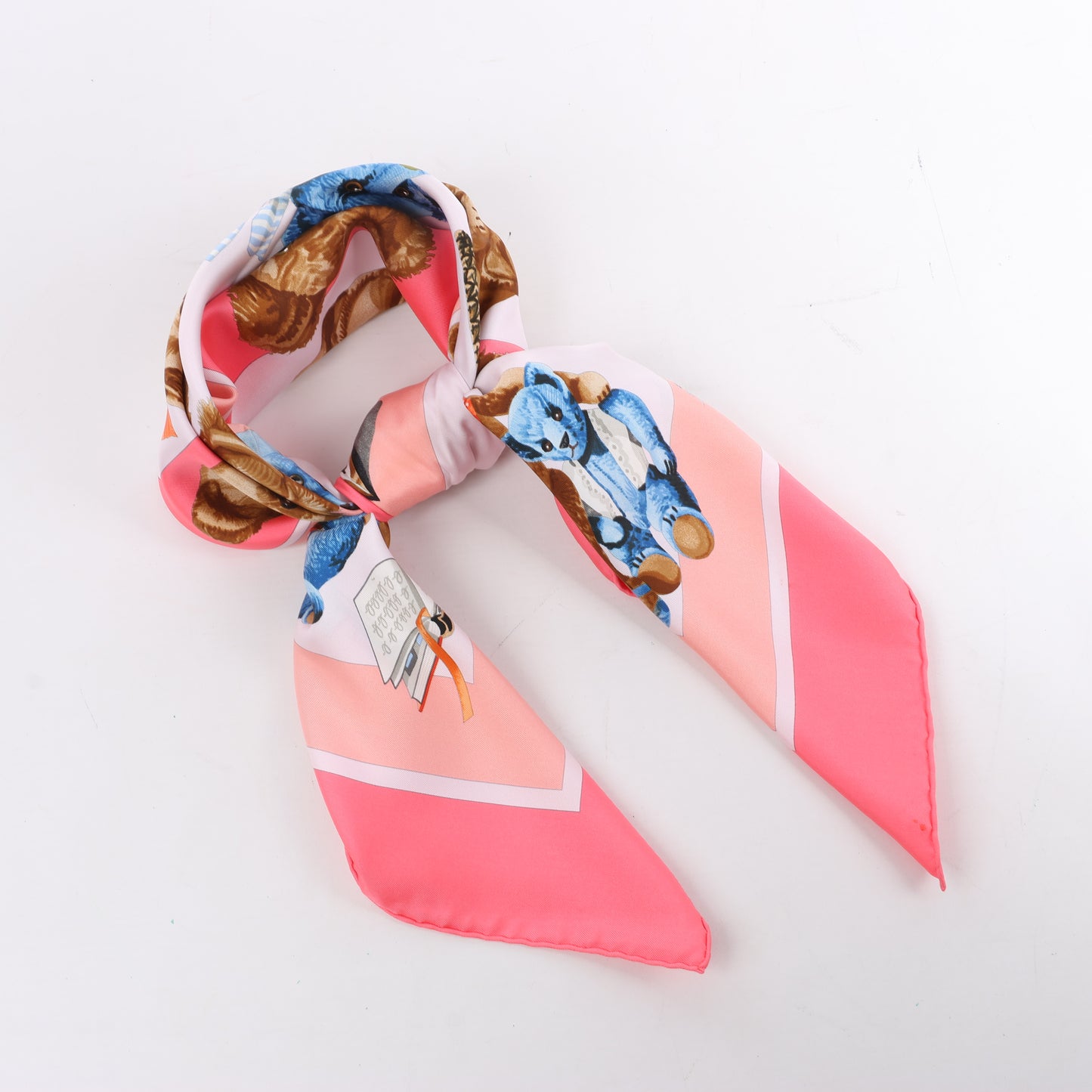 Hermes Carré 90 "CONFIDENTS DESCOEURS " Silk handkerchief in Pink