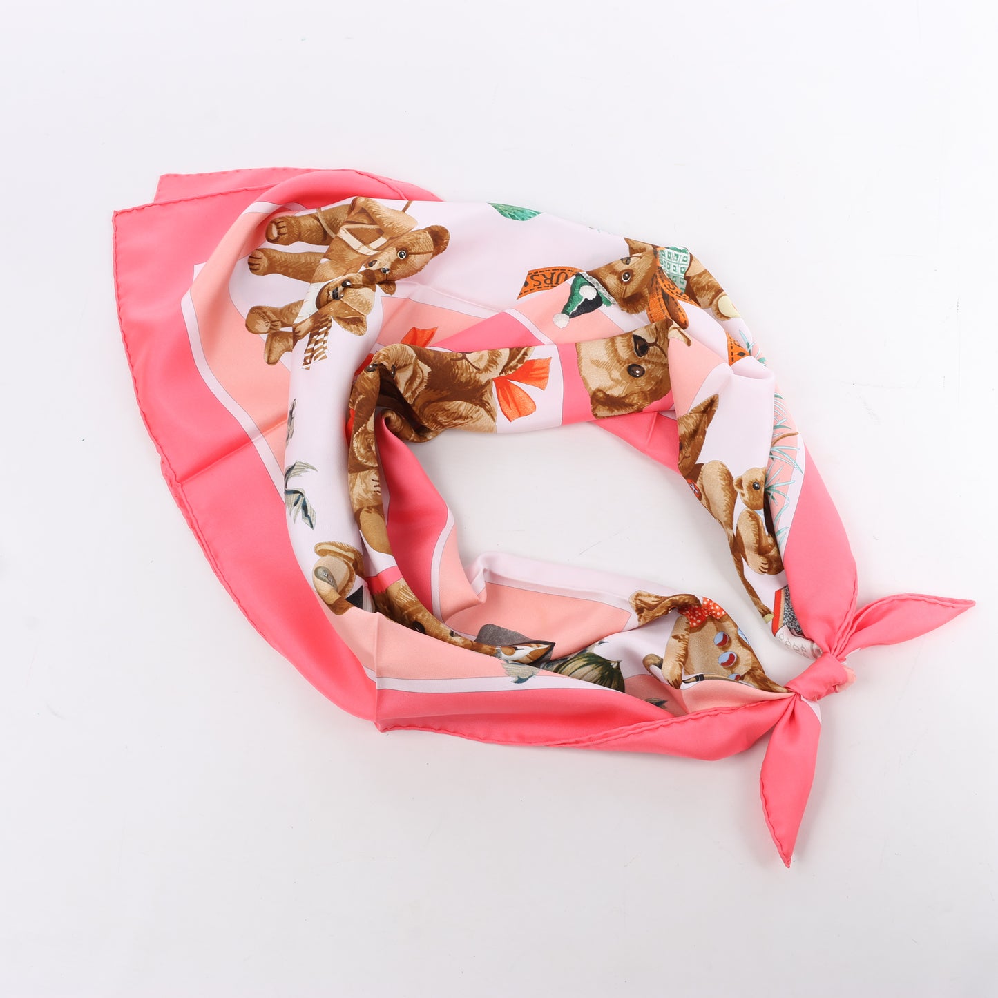 Hermes Carré 90 "CONFIDENTS DESCOEURS " Silk handkerchief in Pink