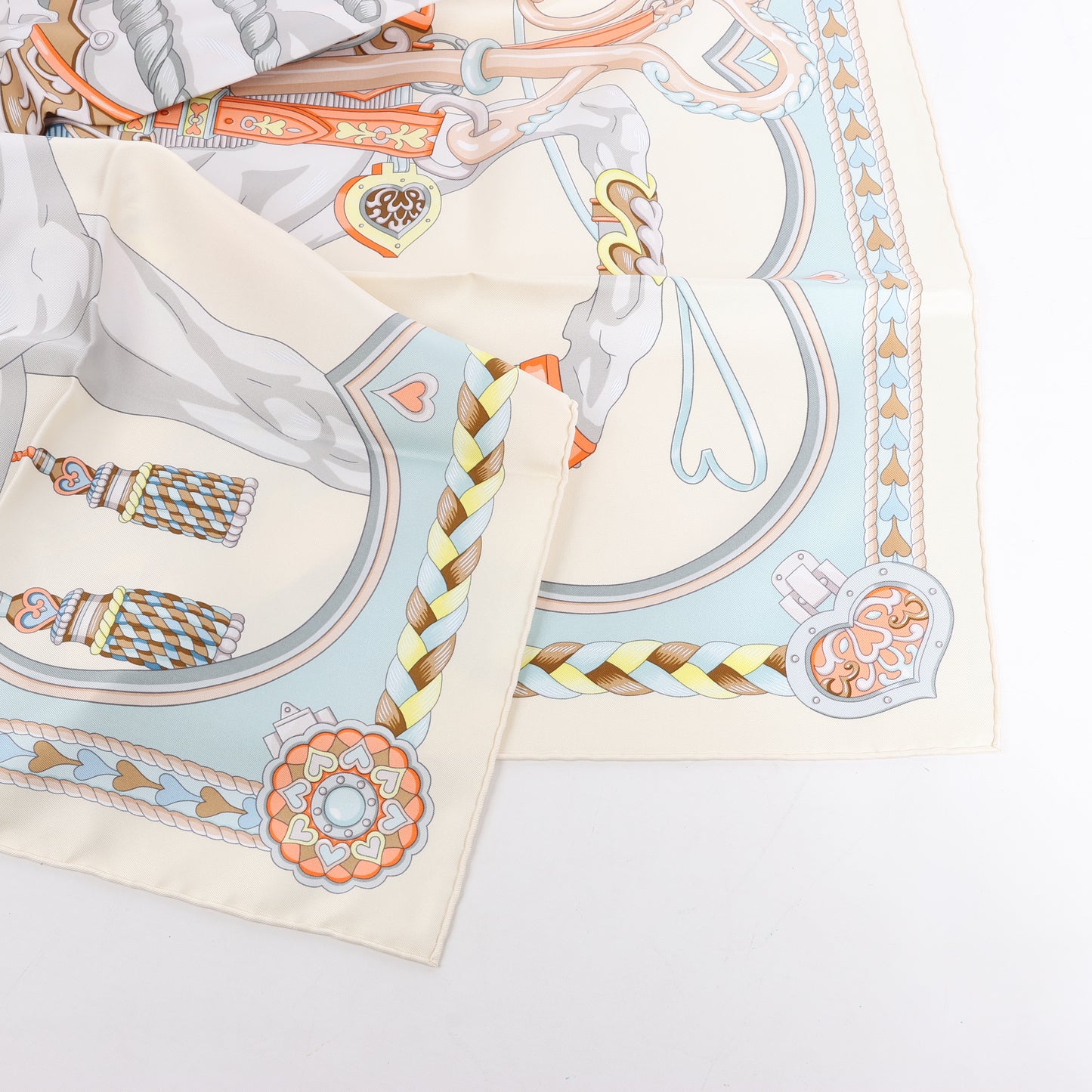 Hermes Carré 90 "HARNAIS DE COEUR" Silk handkerchief in Multicolor