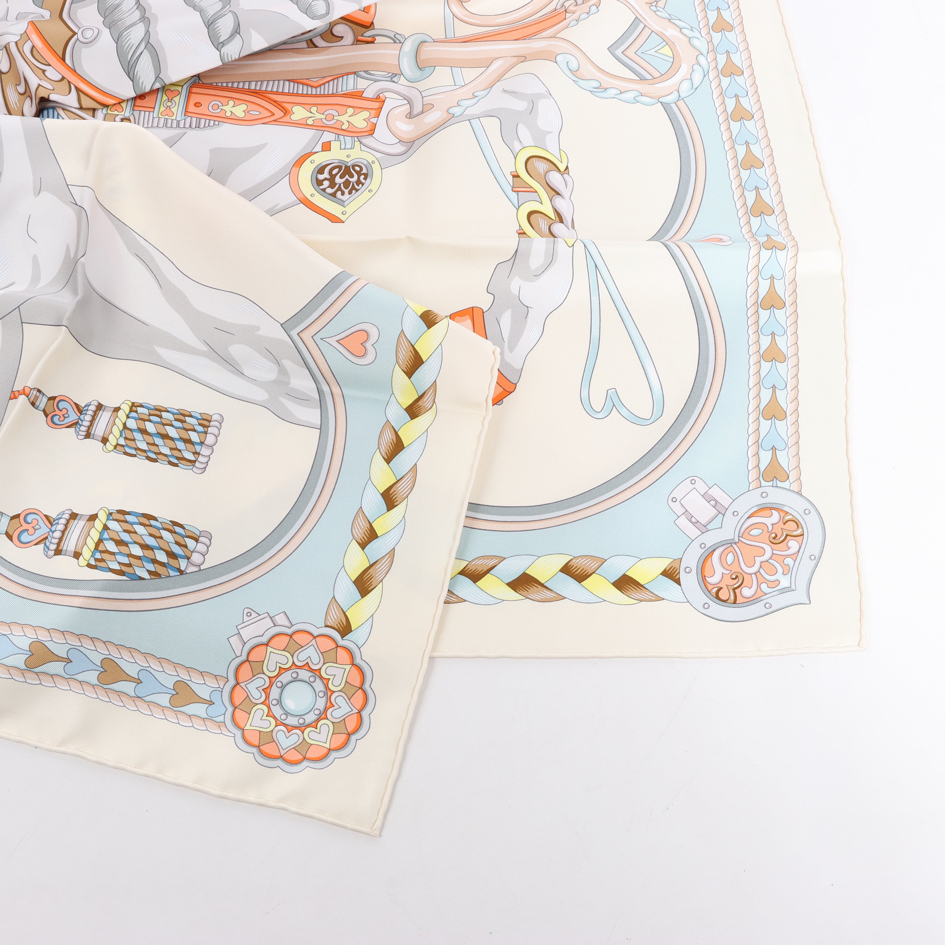Hermes Carré 90 "HARNAIS DE COEUR" Silk handkerchief in Multicolor