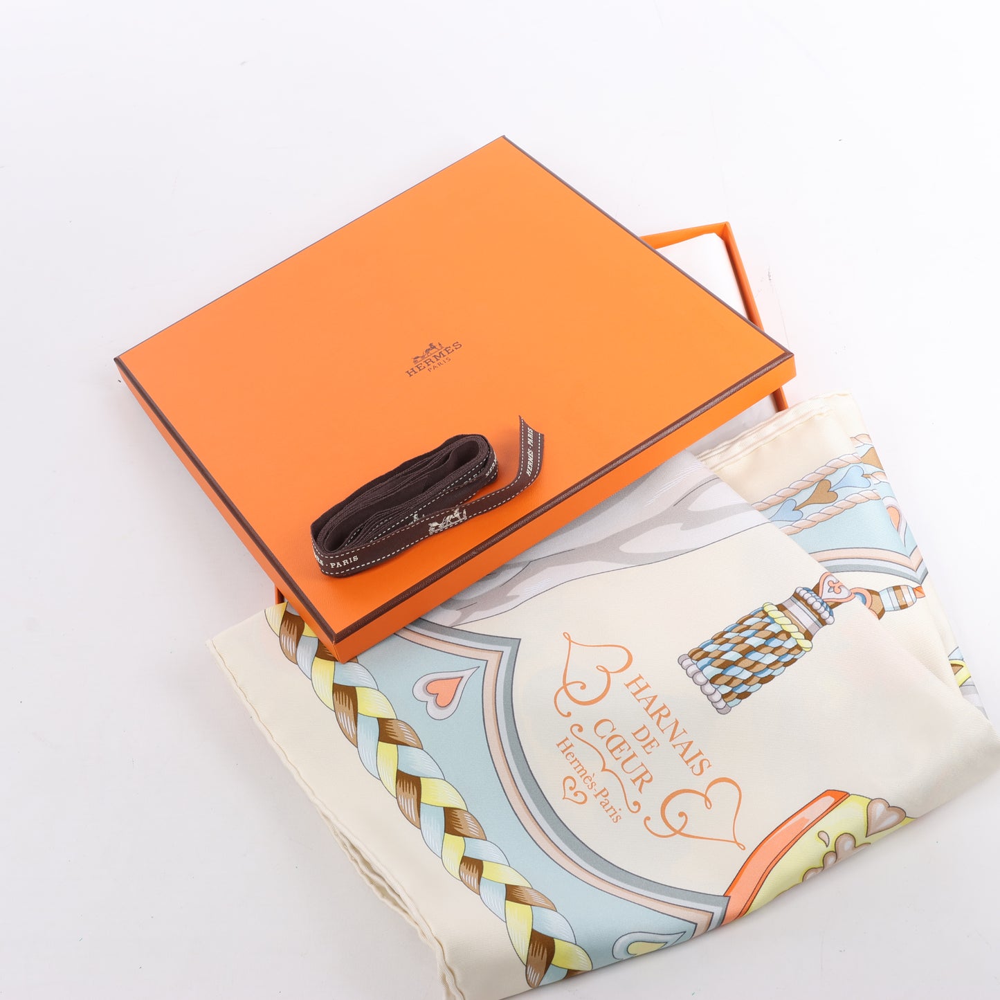 Hermes Carré 90 "HARNAIS DE COEUR" Silk handkerchief in Multicolor