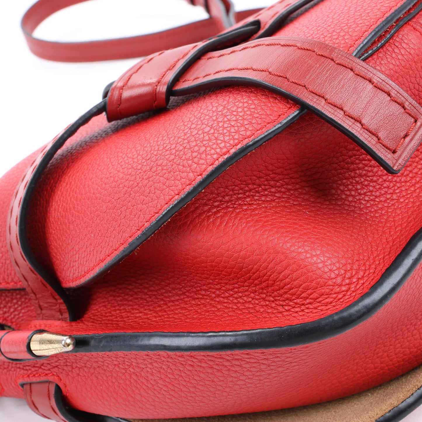 LOEWE Mini Gate Umhängetasche aus weichem genarbtem Kalbsleder Scharlachrot Gebranntes Rot