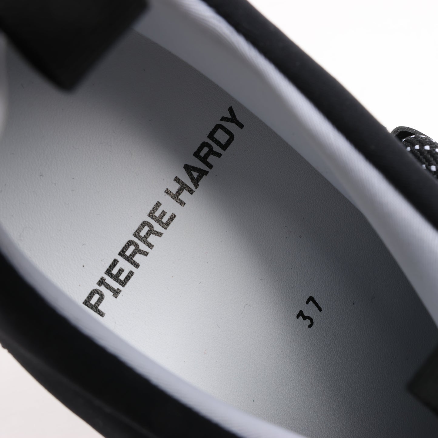 Pierre Hardy Sneaker aus Leder und Stoff in Schwarz und Marineblau, Größe 37 EU