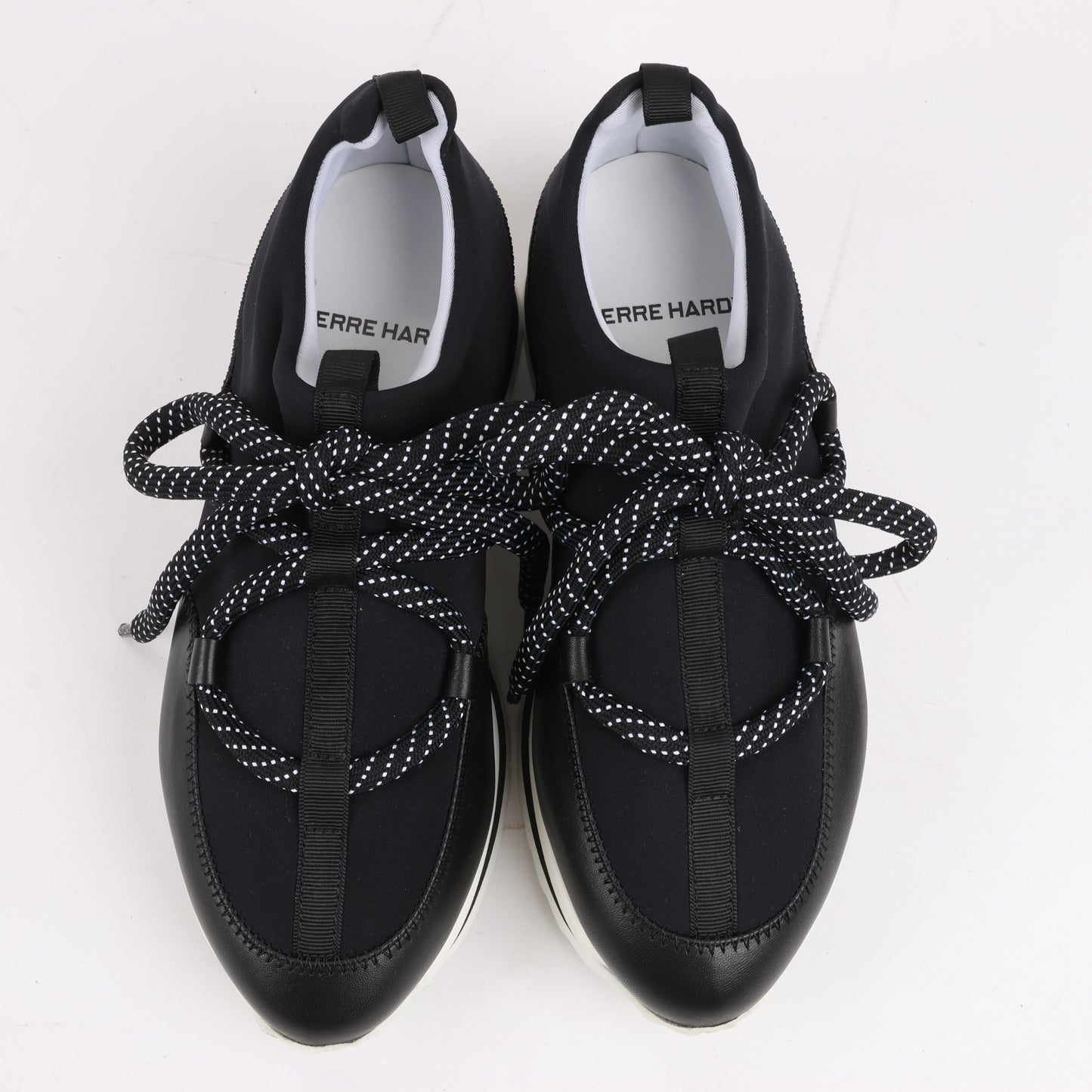 Pierre Hardy Sneaker aus Leder und Stoff in Schwarz und Marineblau, Größe 37 EU