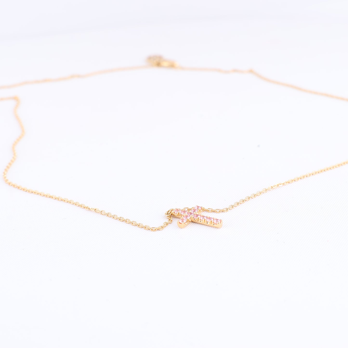 Collier Croix Cartier en saphir rose 750 (YG) 2,9 g