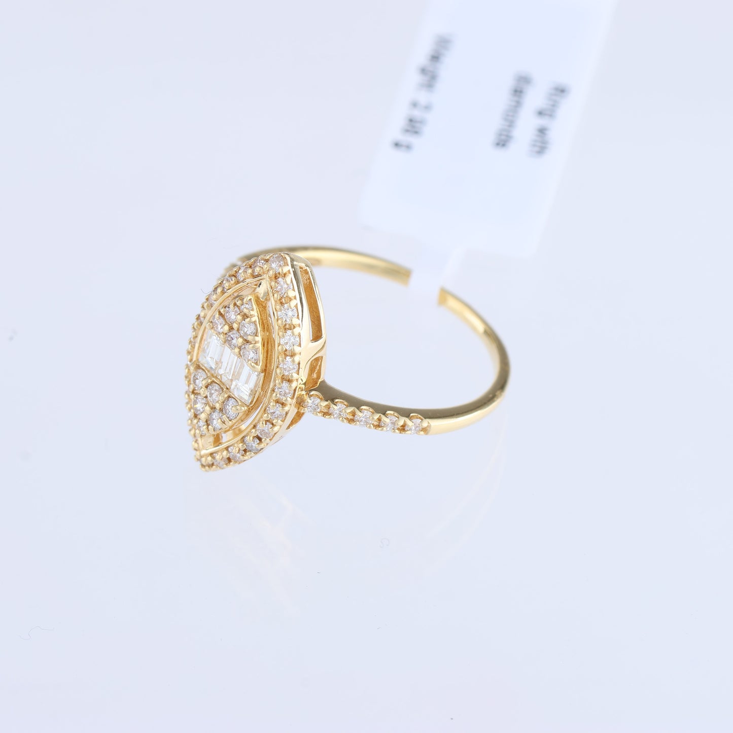 Non Signe / Unsigned 18k Yellow GOLD RING with diamonds