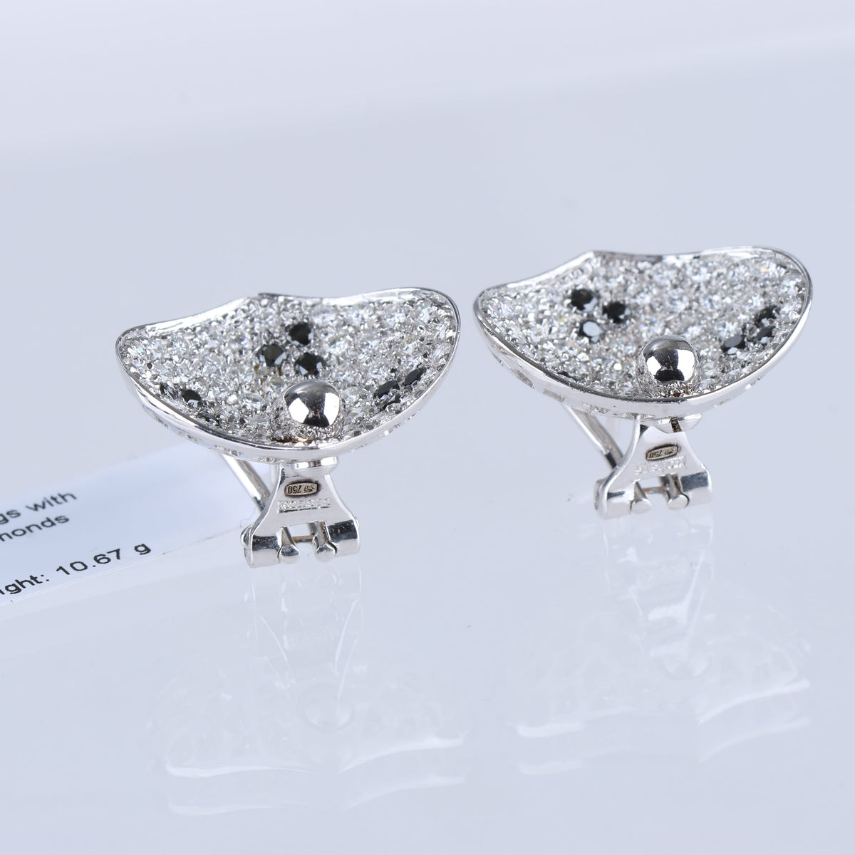 Non Signe / Unsigned Black diamond Earrings K18WG 10.6g, 2.45 ct