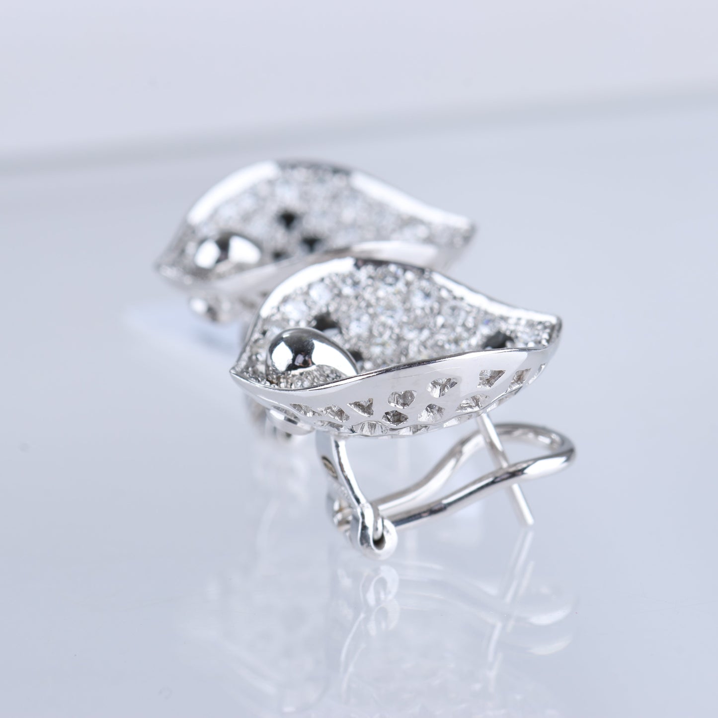 Non Signe / Unsigned Black diamond Earrings K18WG 10.6g, 2.45 ct