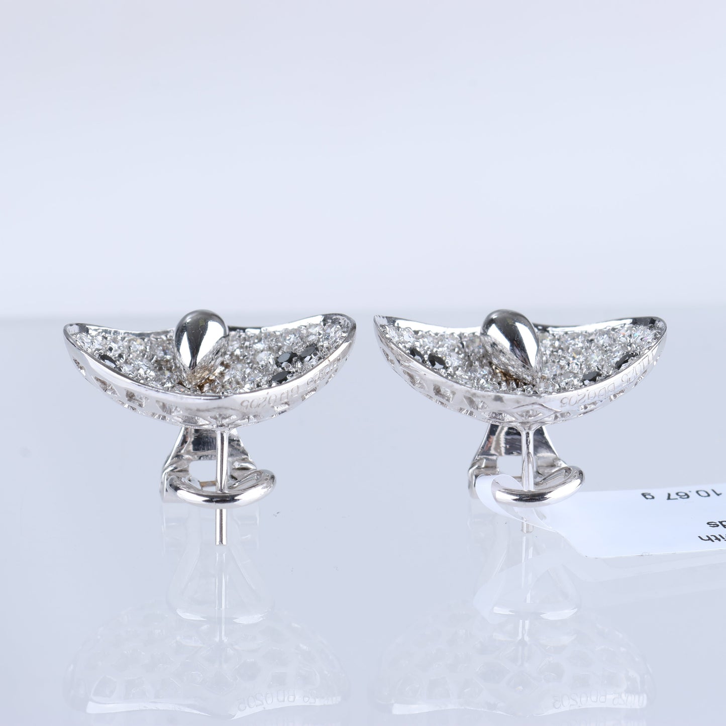 Non Signe / Unsigned Black diamond Earrings K18WG 10.6g, 2.45 ct