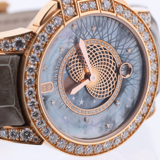 Montre Harry Winston Ocean Moon Phase OCEQMP36RR026 en cuir de crocodile x RG QZ, cadran nacre 36 mm