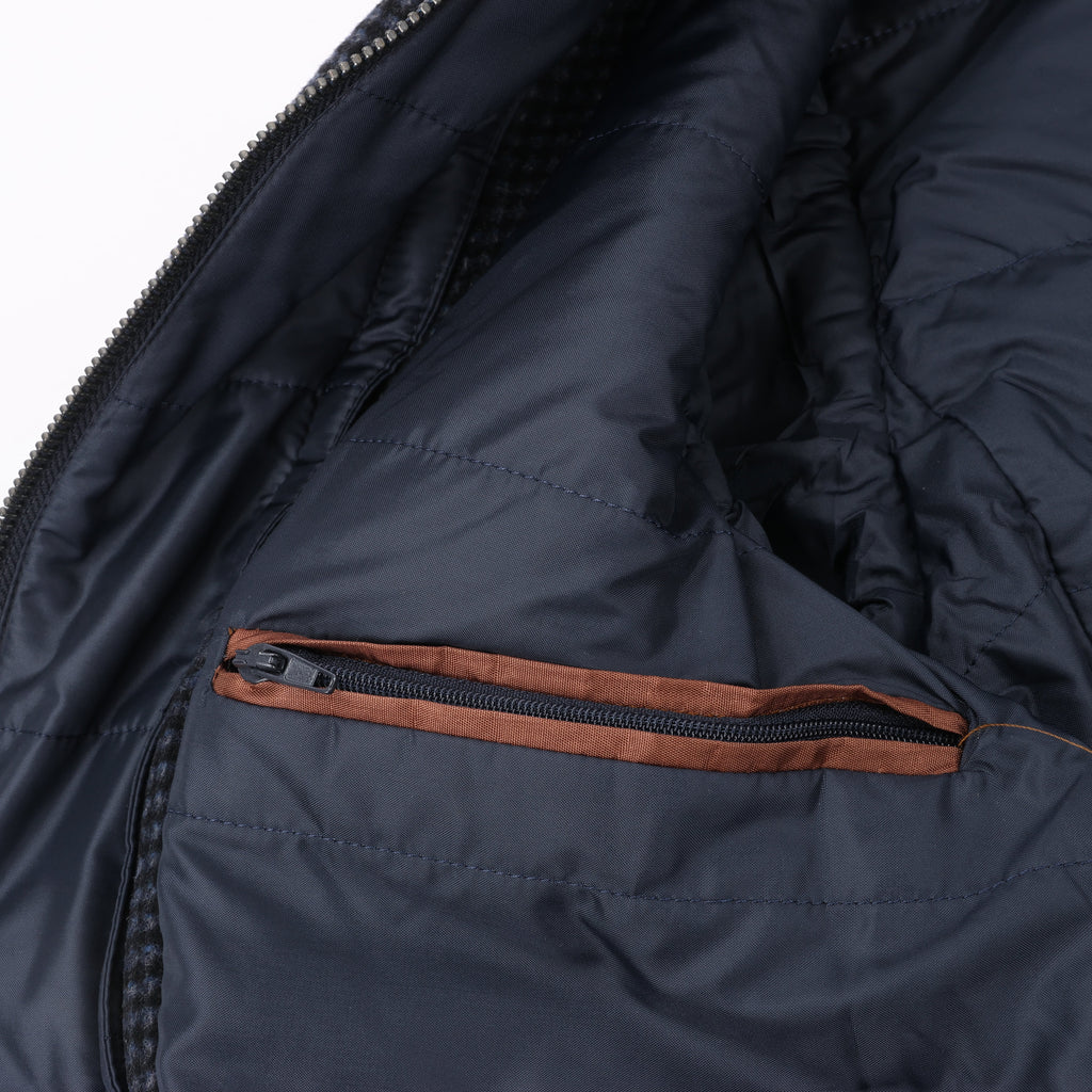 Abrigo de lana Corneliani de la colección CC con capucha extraíble, talla 50