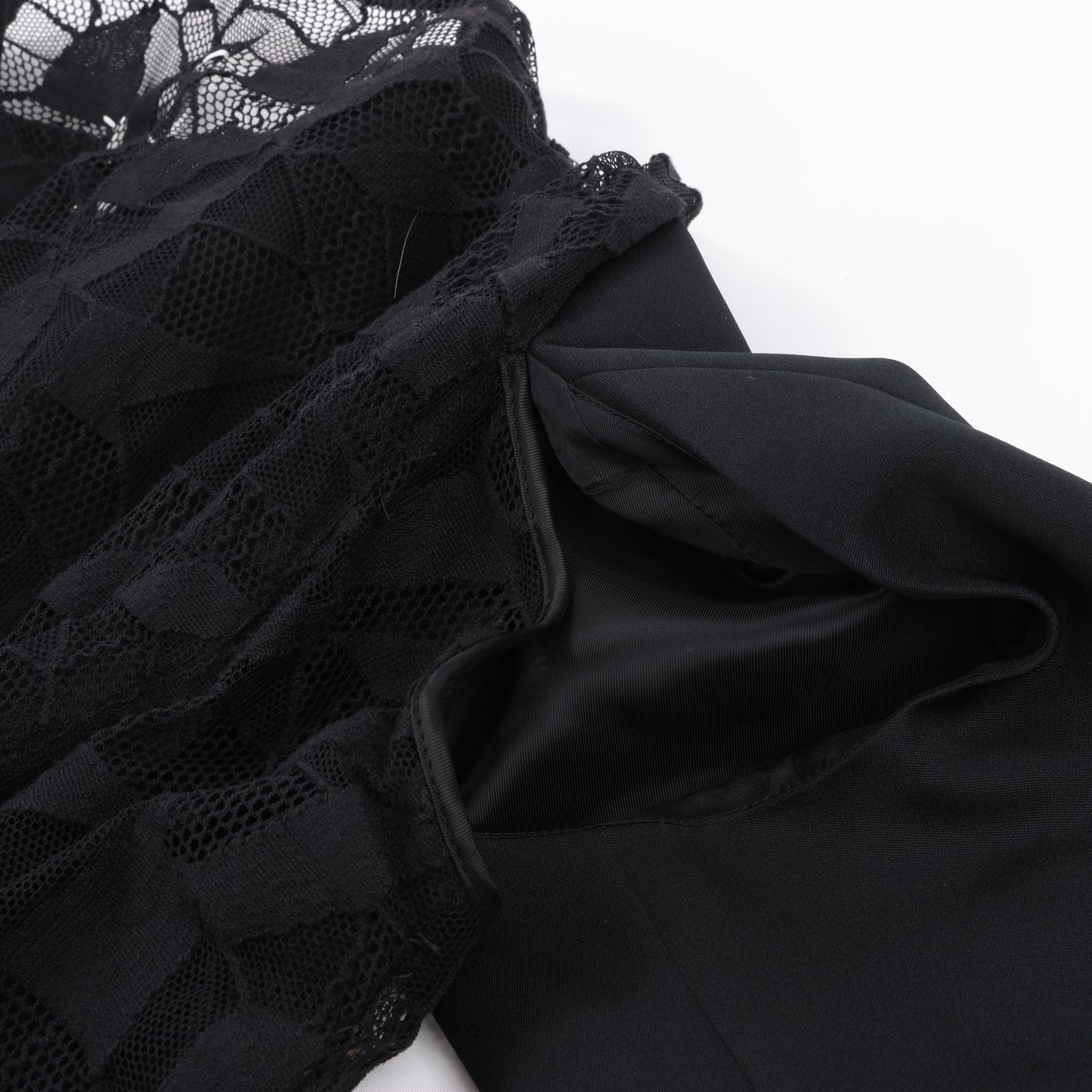 Blazer noir Maison Margiela avec superposition de dentelle, taille 40