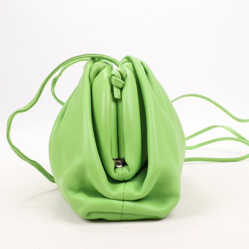 Bolso bandolera de piel Bottega Veneta Mini The Pouch en verde ácido