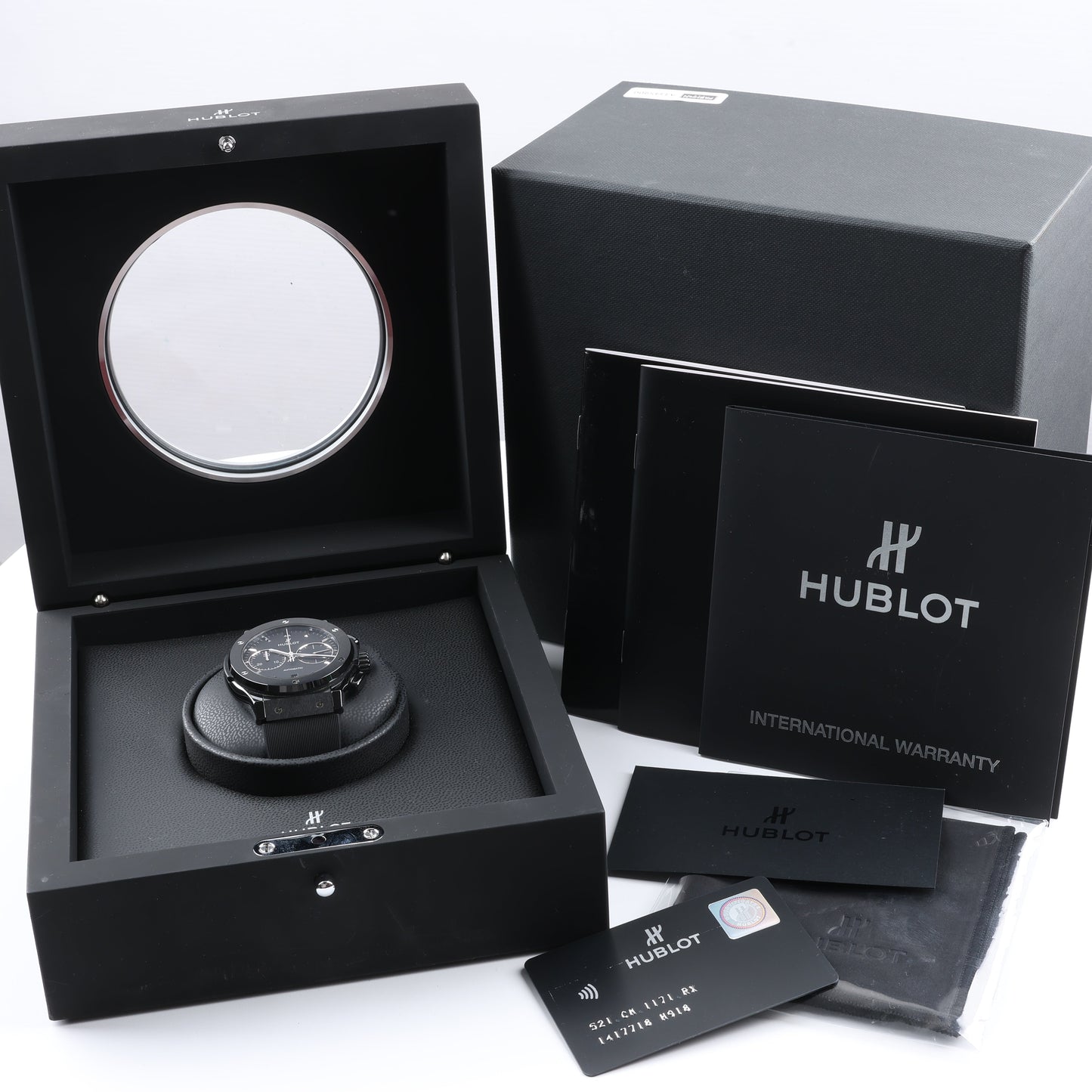 Montre Hublot Classic Fusion Black Magic 521.CM.1171.RX 1417718 Ti &amp; CE &amp; caoutchouc AT Cadran Noir