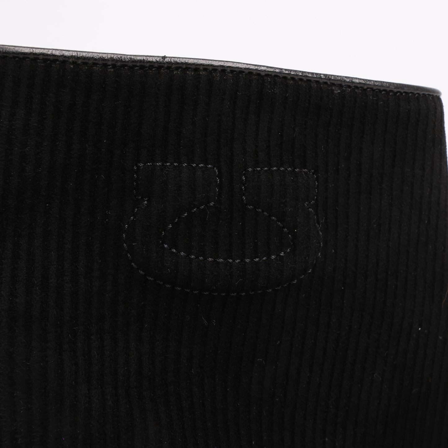 Bottines Ferragamo Gancini en cuir et daim noir, pointure 4,5 US