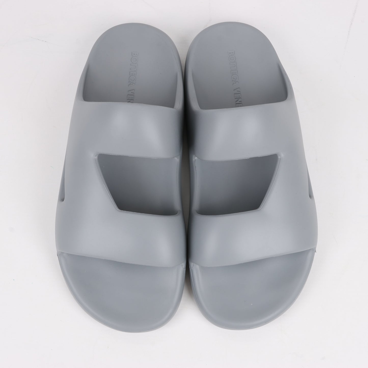 Bottega Veneta Rubber Band Sandals in Grey, Size 43 EU