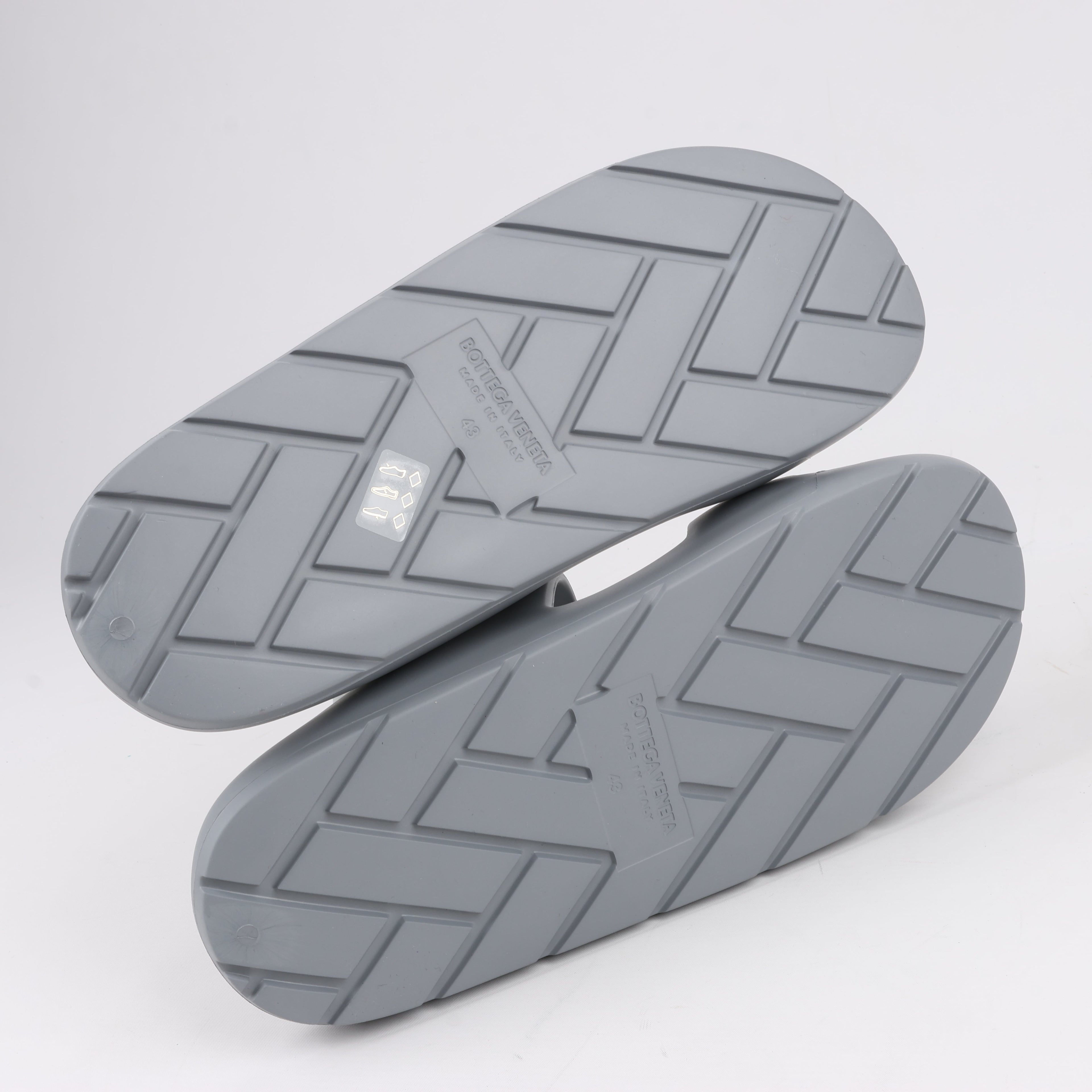 Bottega Veneta Rubber Band Sandals in Grey, Size 43 EU