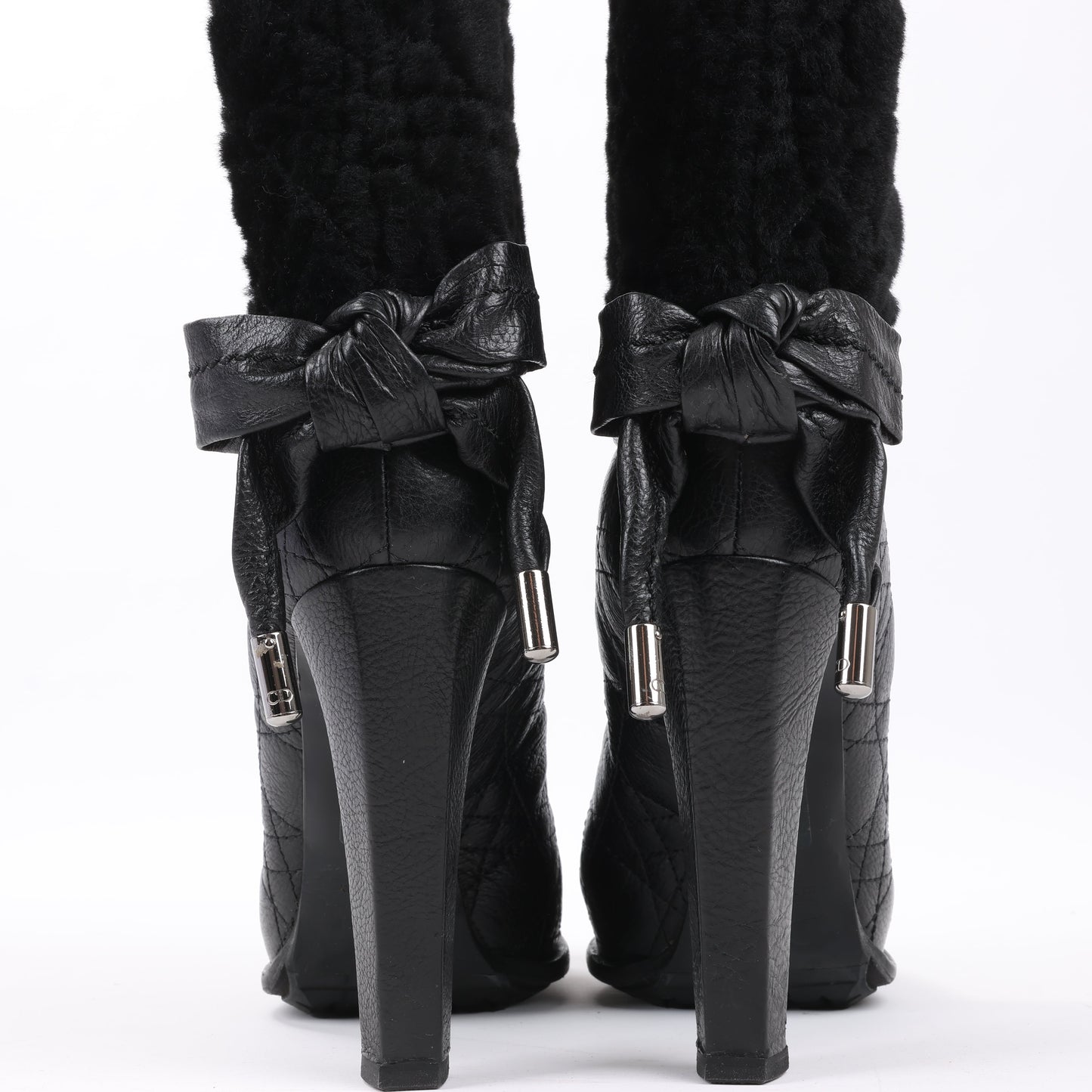 Dior – Cannage-Stiefel aus schwarzem Leder mit Stulpen aus Eispelz, Größe 40 EU