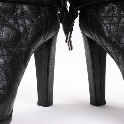 Bottes Dior en cuir noir Cannage Ice à revers en fourrure, pointure 40