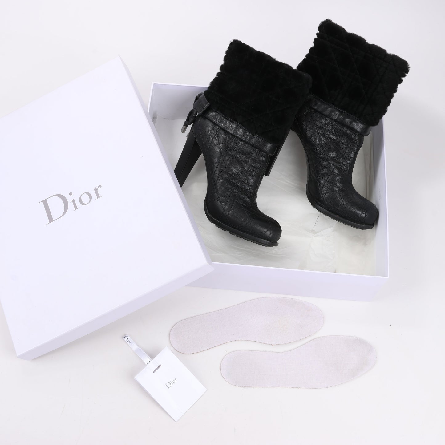 Dior – Cannage-Stiefel aus schwarzem Leder mit Stulpen aus Eispelz, Größe 40 EU
