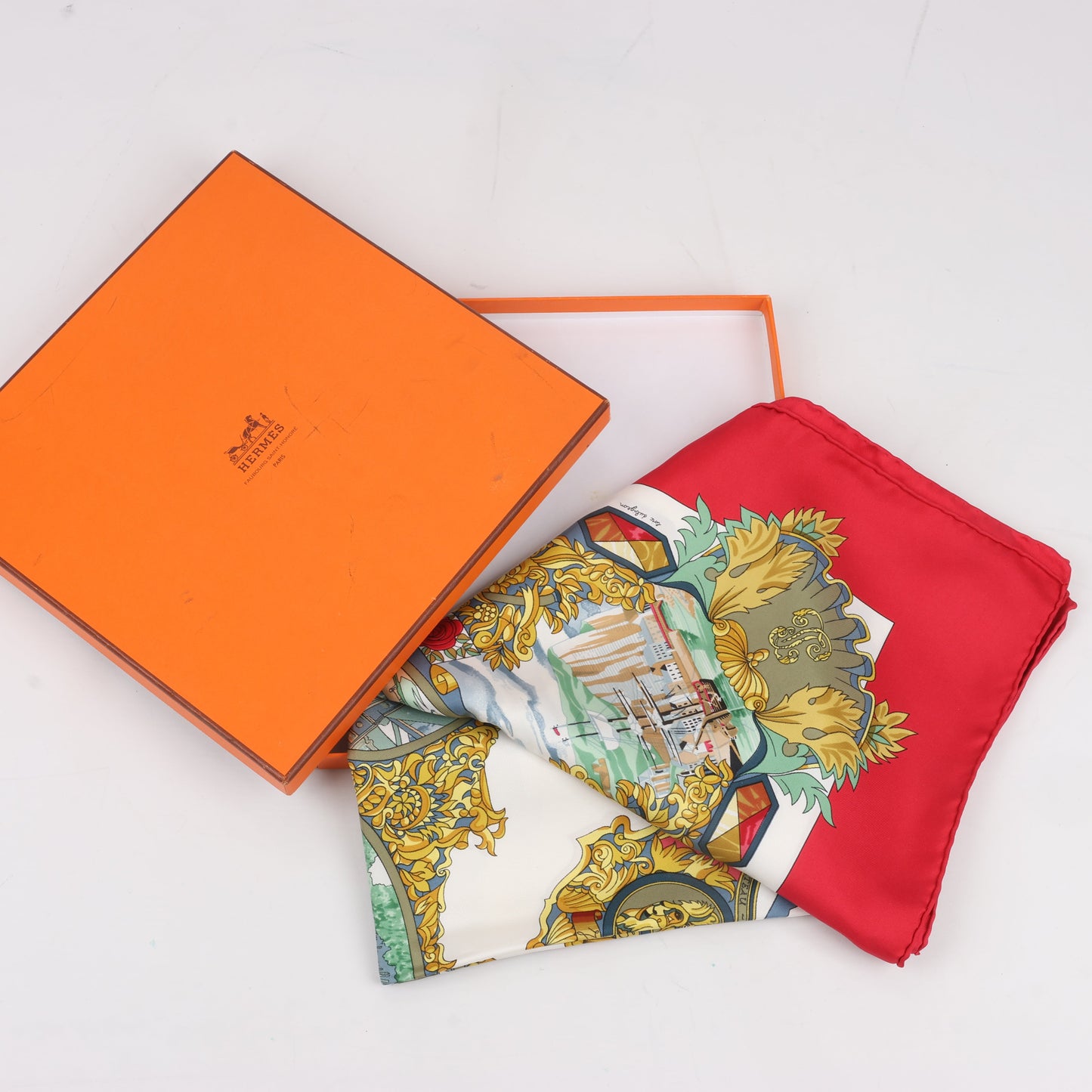 Hermès Carré 90 "L’ENTENTE CORDIALE" Silk handkerchief in Red