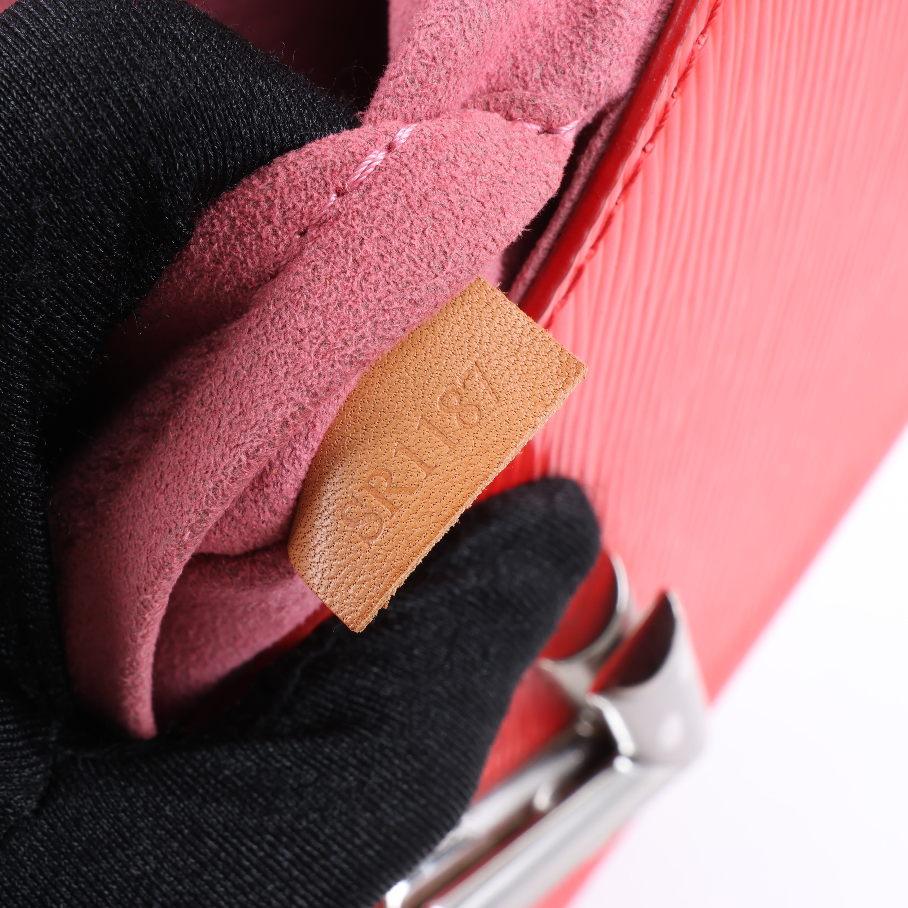 Louis Vuitton Epi Leather Twist Shoulder Bag MM in Red M50523