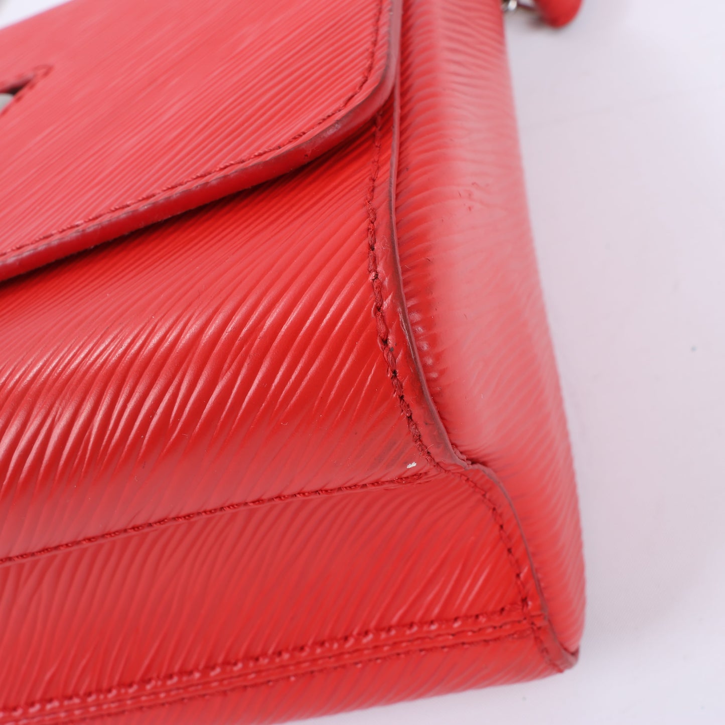 Louis Vuitton Epi Leather Twist Shoulder Bag MM in Red M50523