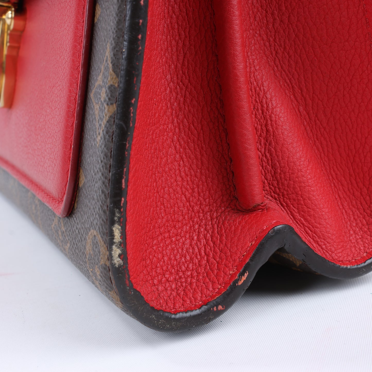 Louis Vuitton Monogram Victoire Umhängetasche in Rot M41731