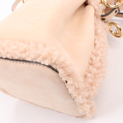 Fendi Mon Tresor Mini Mouton 2Way Sac à bandoulière en beige poudré 8BS010