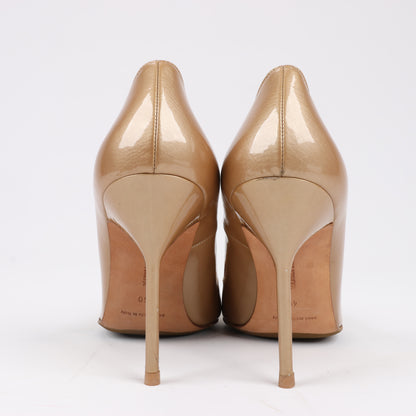 Manolo Blahnik Patent Leather BB Pointed Toe Heels in Beige, Size 40 EU