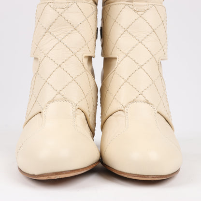 Bottes hautes Chanel Coco Mark Matelasse 06A en cuir ivoire G25325, pointure 38,5 EU