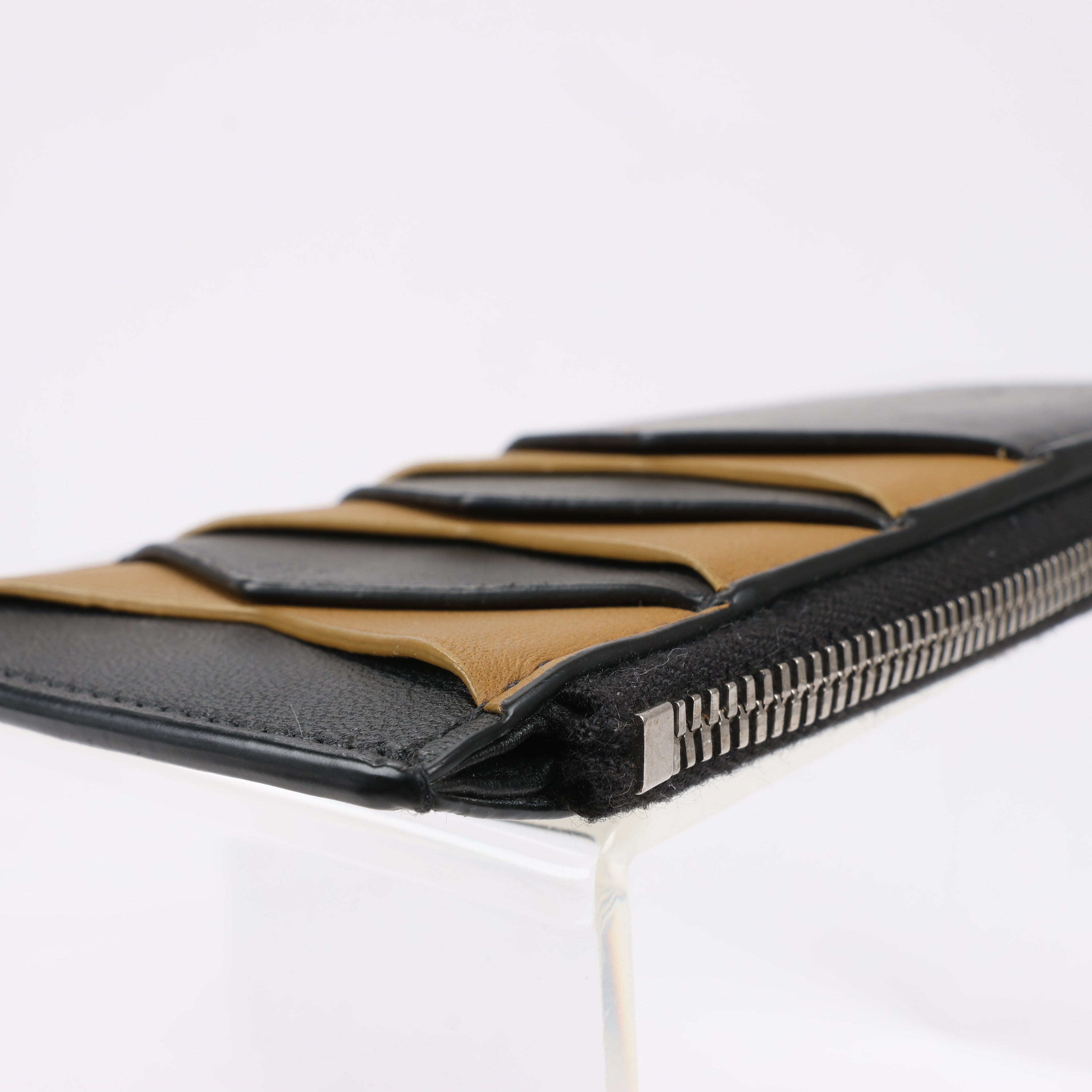 Bottega Veneta Leather Fragment Case in Black × Brown