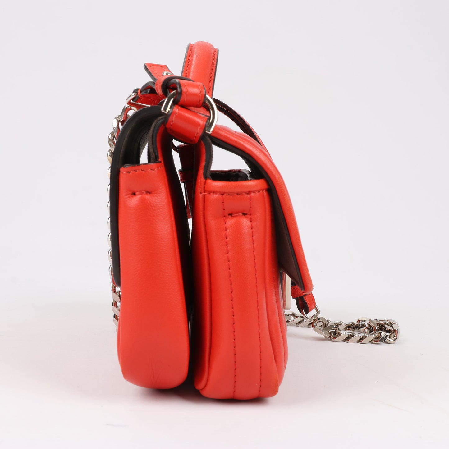 Sac à bandoulière en cuir FENDI Double Micro Baguette avec chaîne, rouge 8M0371