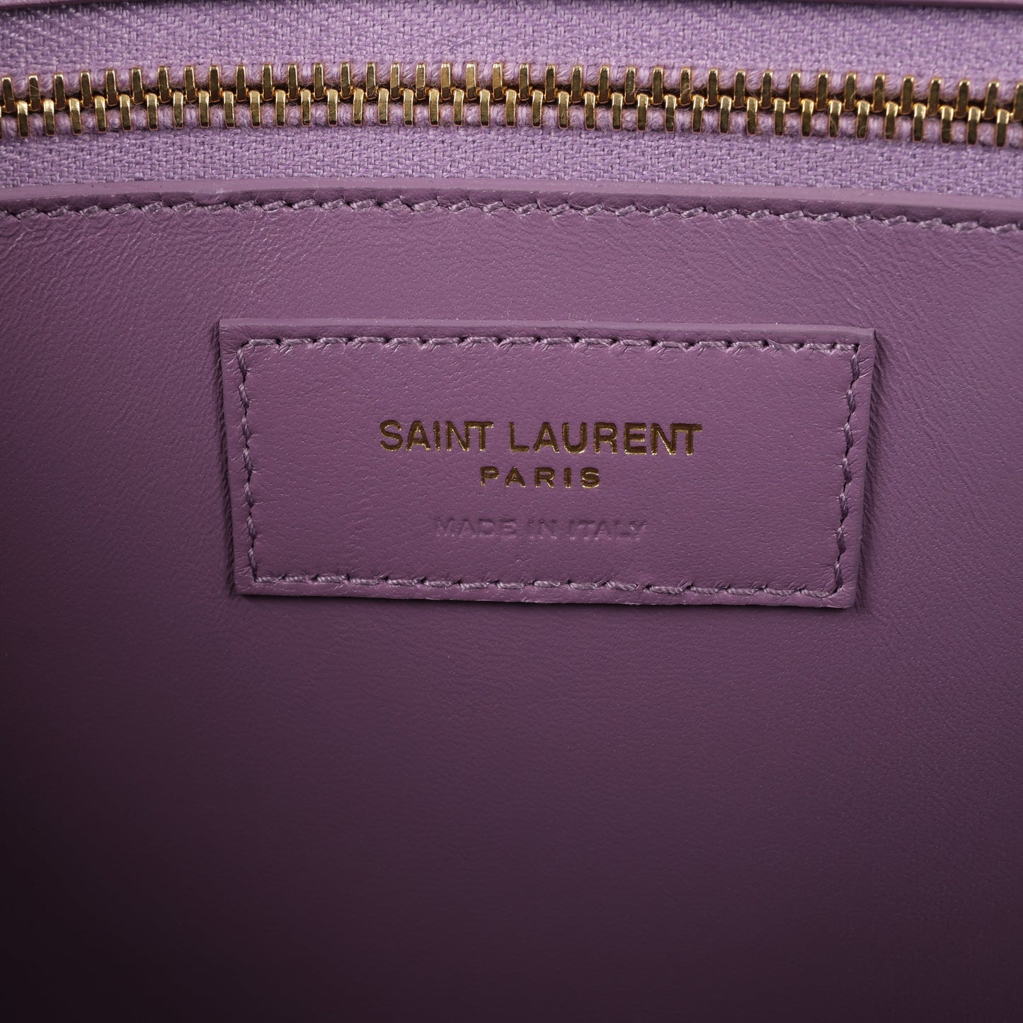Saint Laurent Paris Carre Leather Shoulder bag in Purple