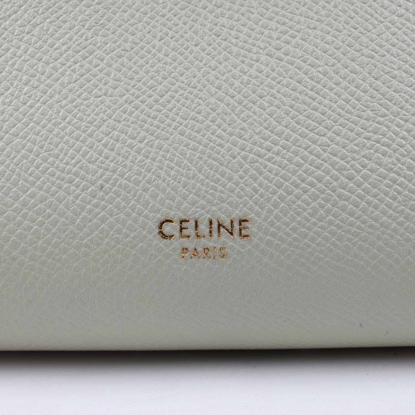 Sac ceinture CELINE Nano 2 voies en cuir de veau grainé, couleur menthe