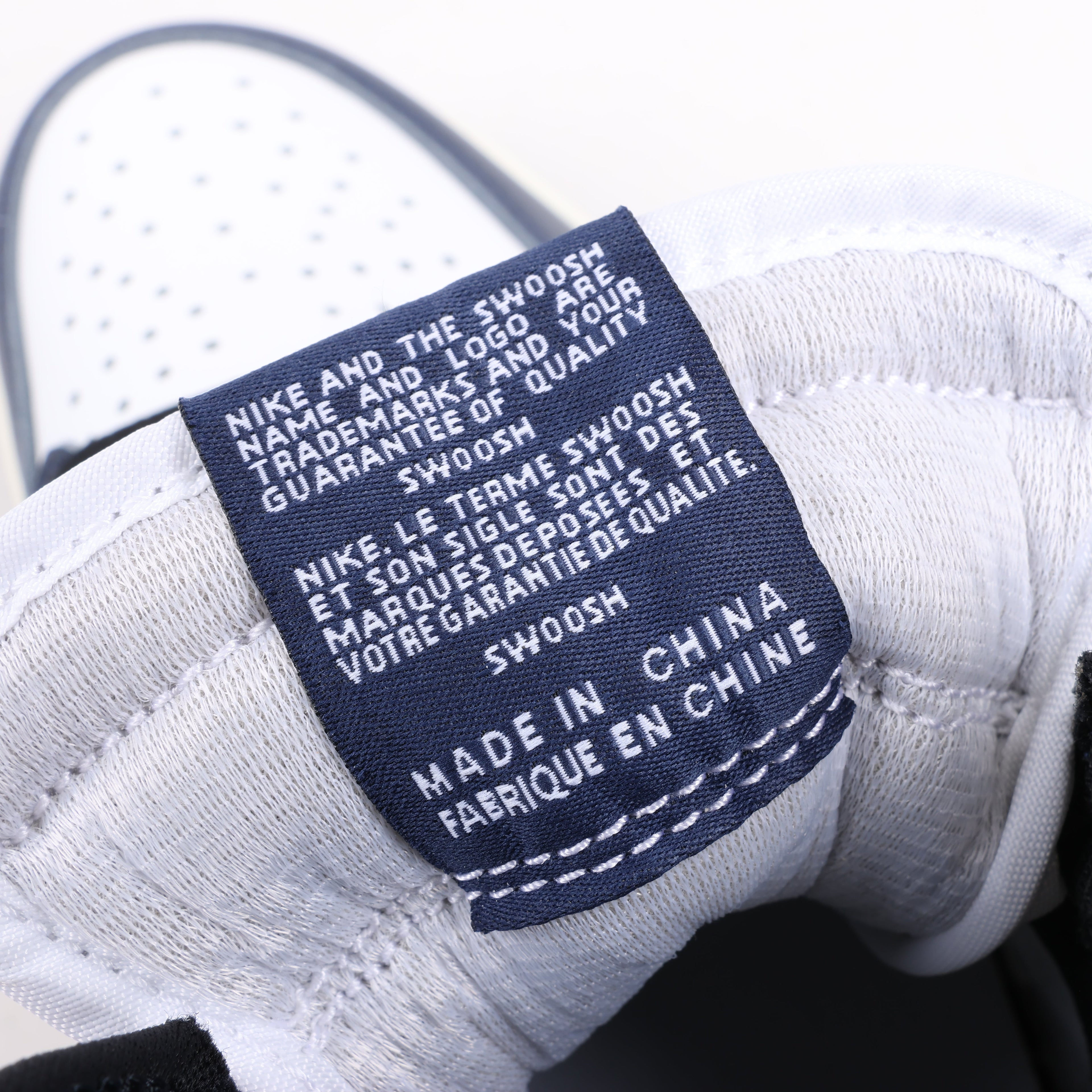 Nike Air Jordan Leather High-Top Sneakers in White x Navy DZ5485-401