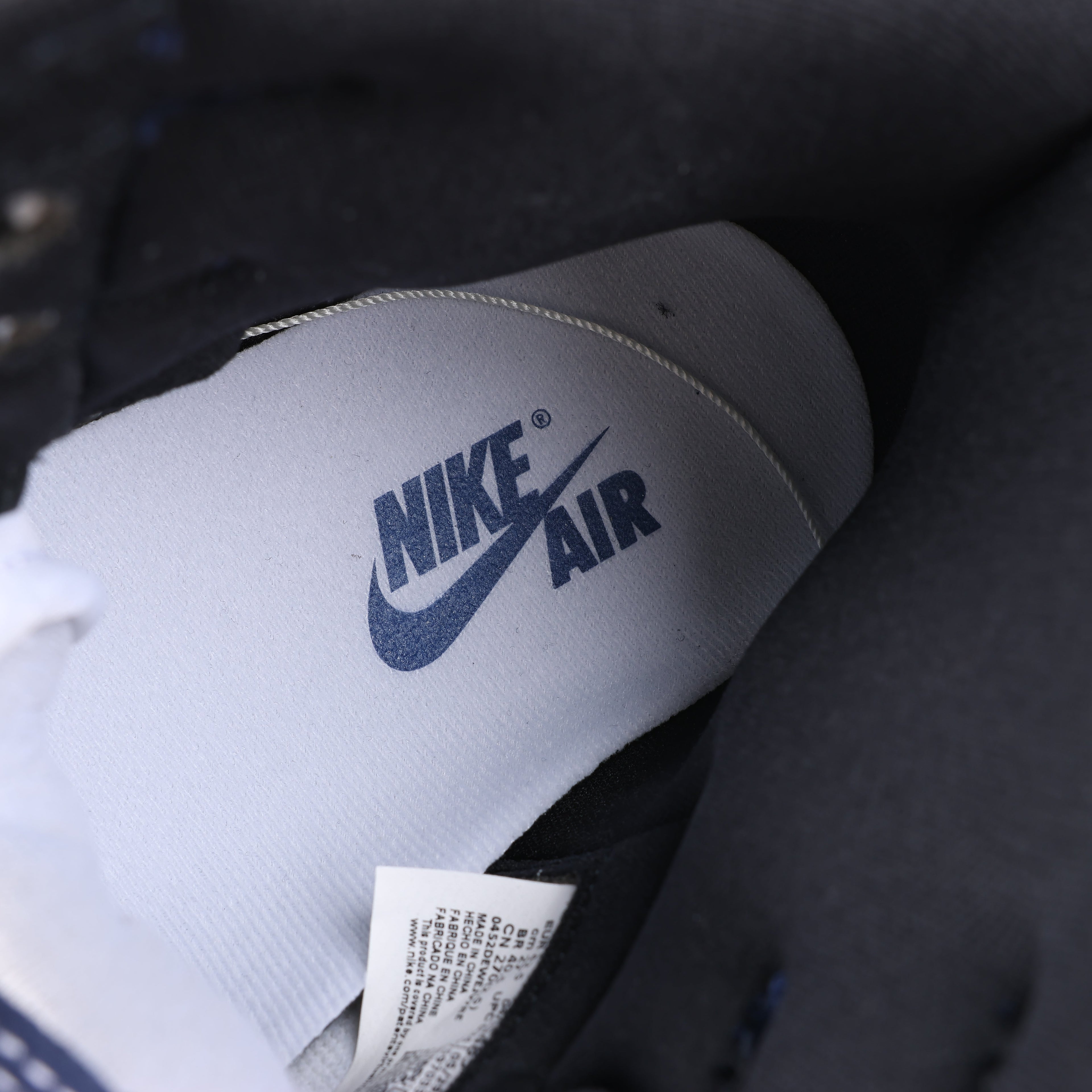 Nike Air Jordan Leather High-Top Sneakers in White x Navy DZ5485-401