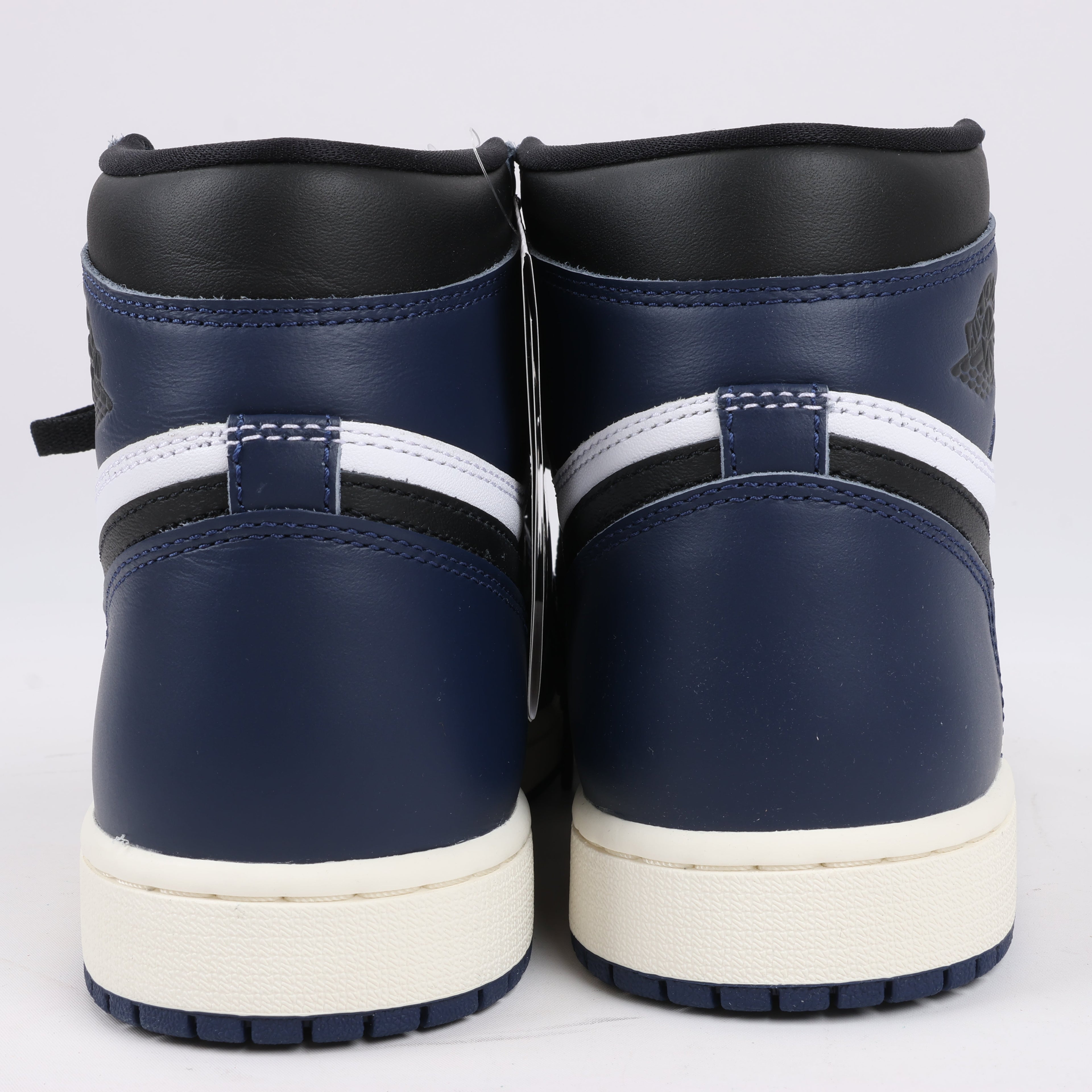 Nike Air Jordan Leather High-Top Sneakers in White x Navy DZ5485-401