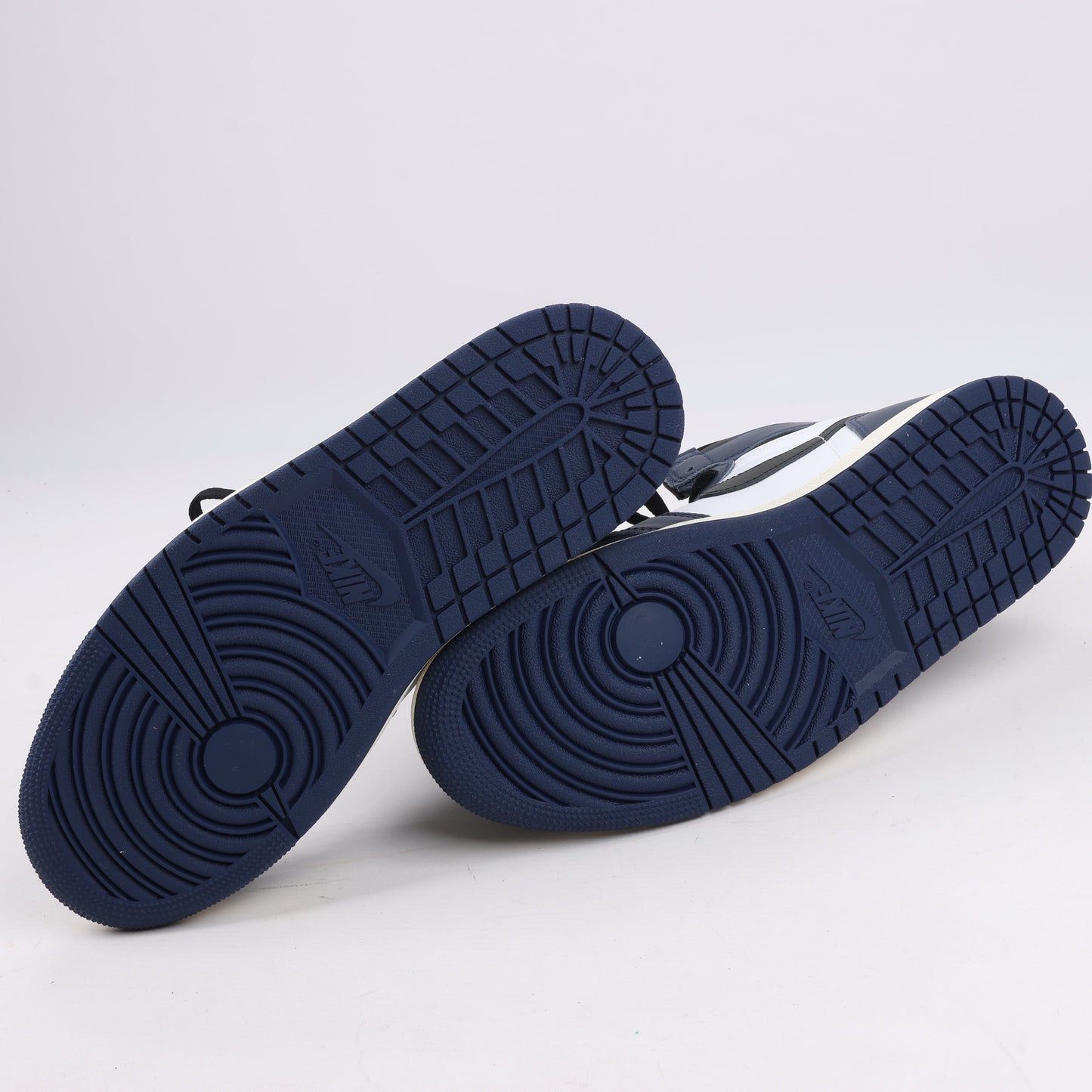 Nike Air Jordan Leather High-Top Sneakers in White x Navy DZ5485-401