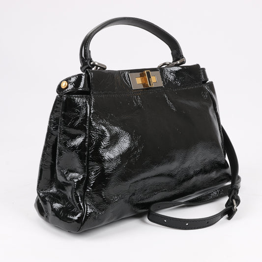 Sac à main Fendi Peekaboo en cuir verni noir 8BN211