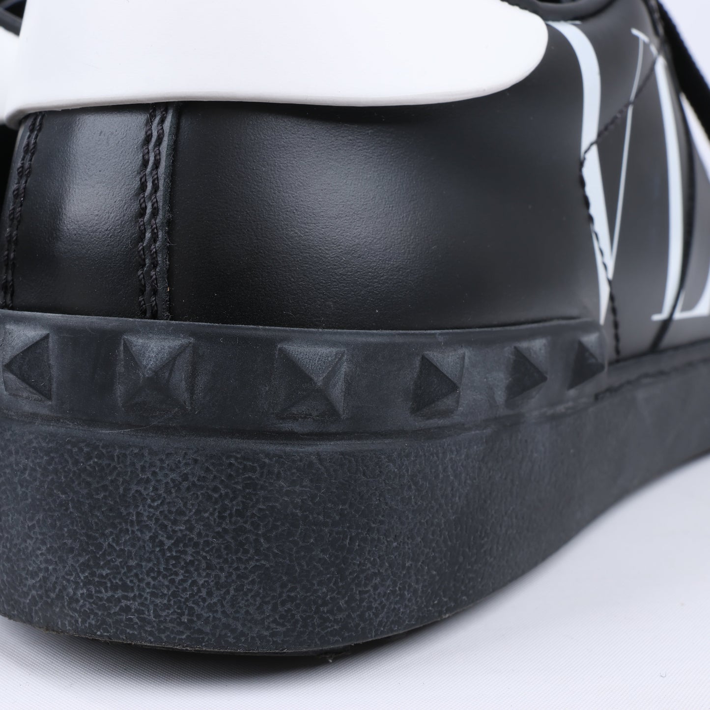 Valentino Garavani VLTN Leder-Sneakers in Schwarz x Weiß, Größe 42 EU