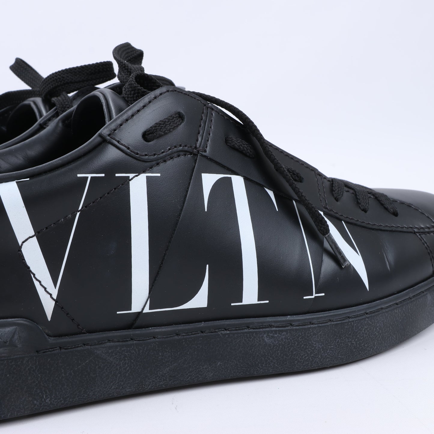 Valentino Garavani VLTN Leder-Sneakers in Schwarz x Weiß, Größe 42 EU