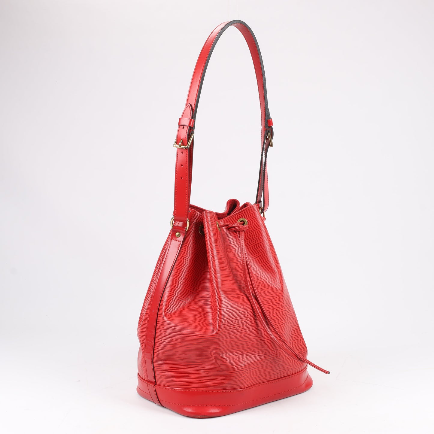 LOUIS VUITTON Epi Leather Noe Shoulder Bag in Red