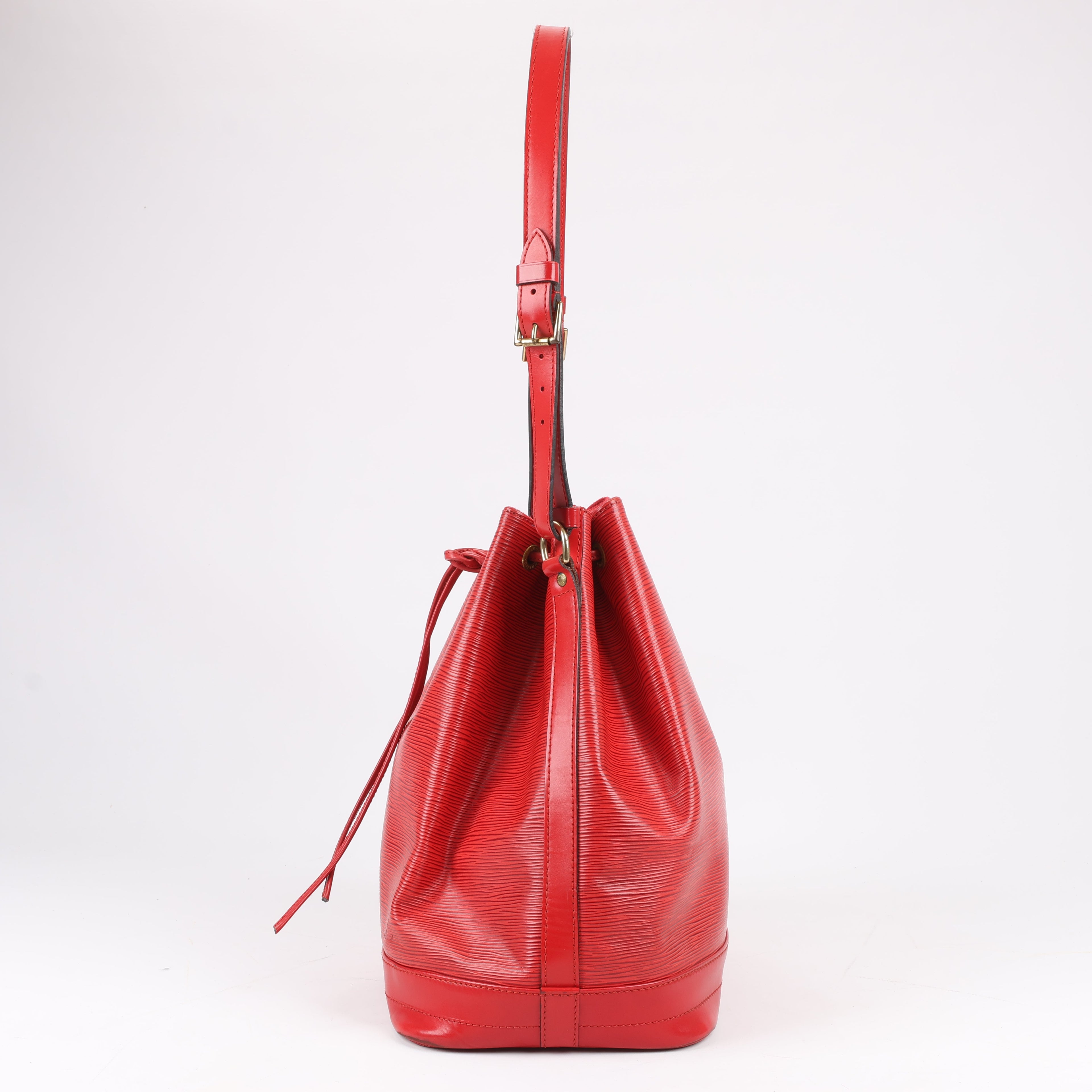 LOUIS VUITTON Epi Leather Noe Shoulder Bag in Red