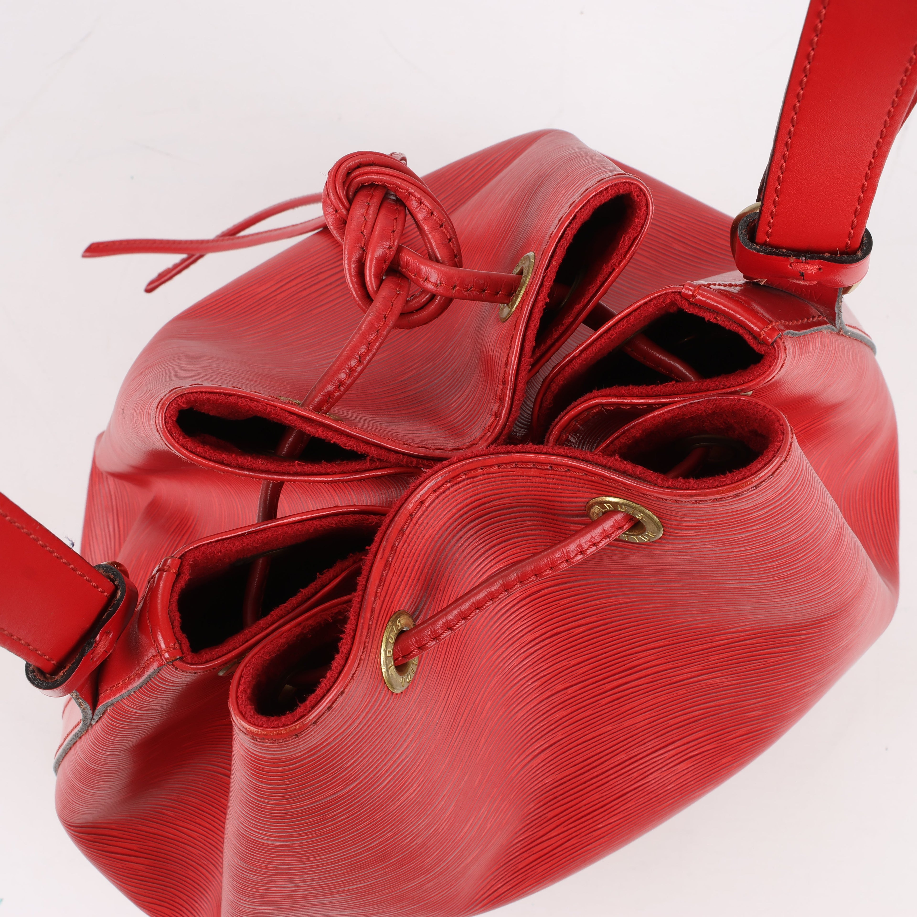 LOUIS VUITTON Epi Leather Noe Shoulder Bag in Red