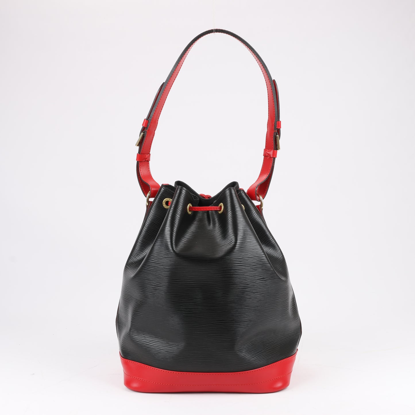 Sac à bandoulière Noe en cuir épi LOUIS VUITTON en noir x rouge castillan