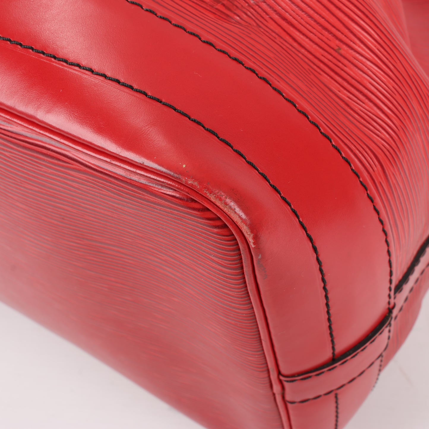 LOUIS VUITTON Epi Leather Noe Shoulder Bag in Red