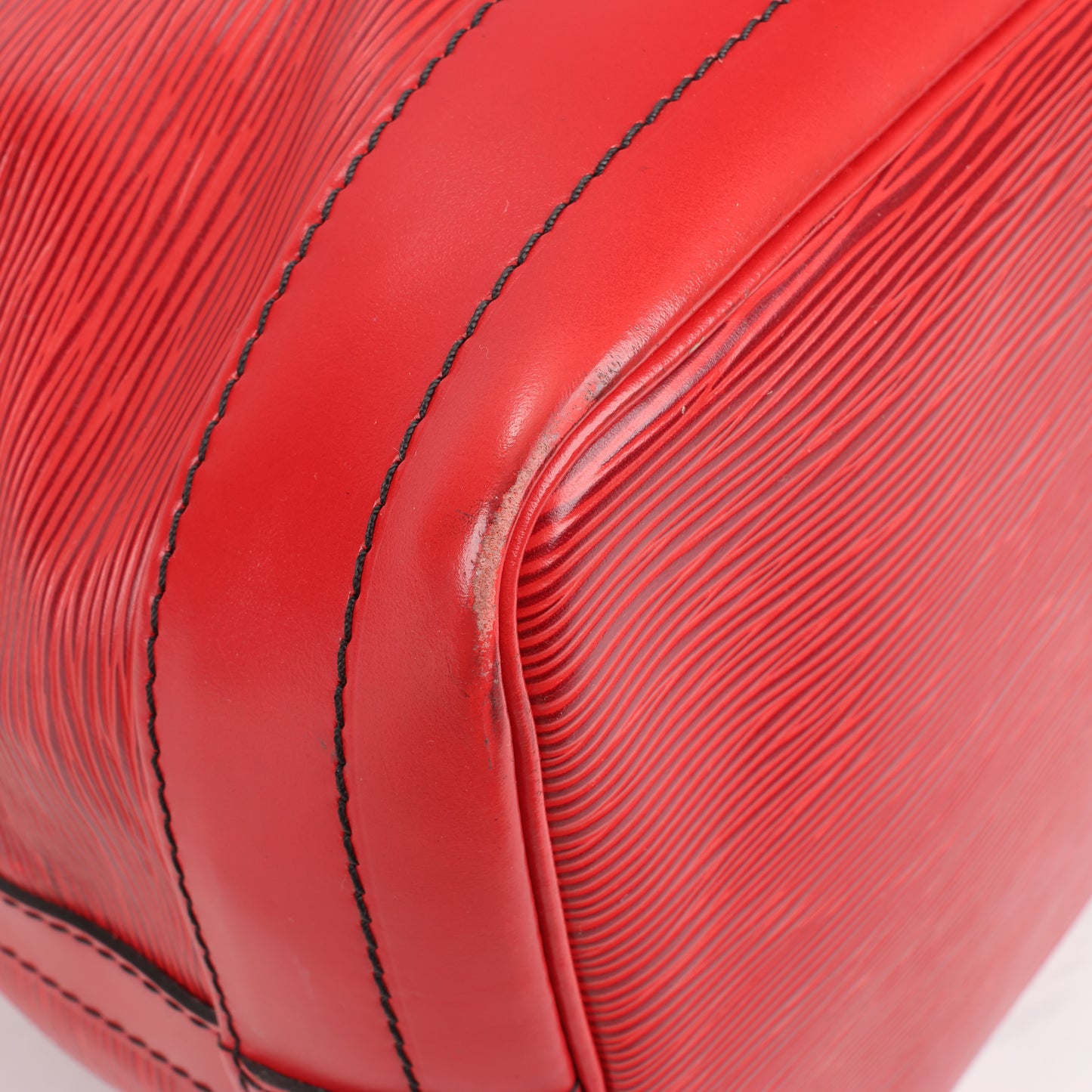 LOUIS VUITTON Epi Leather Noe Shoulder Bag in Red