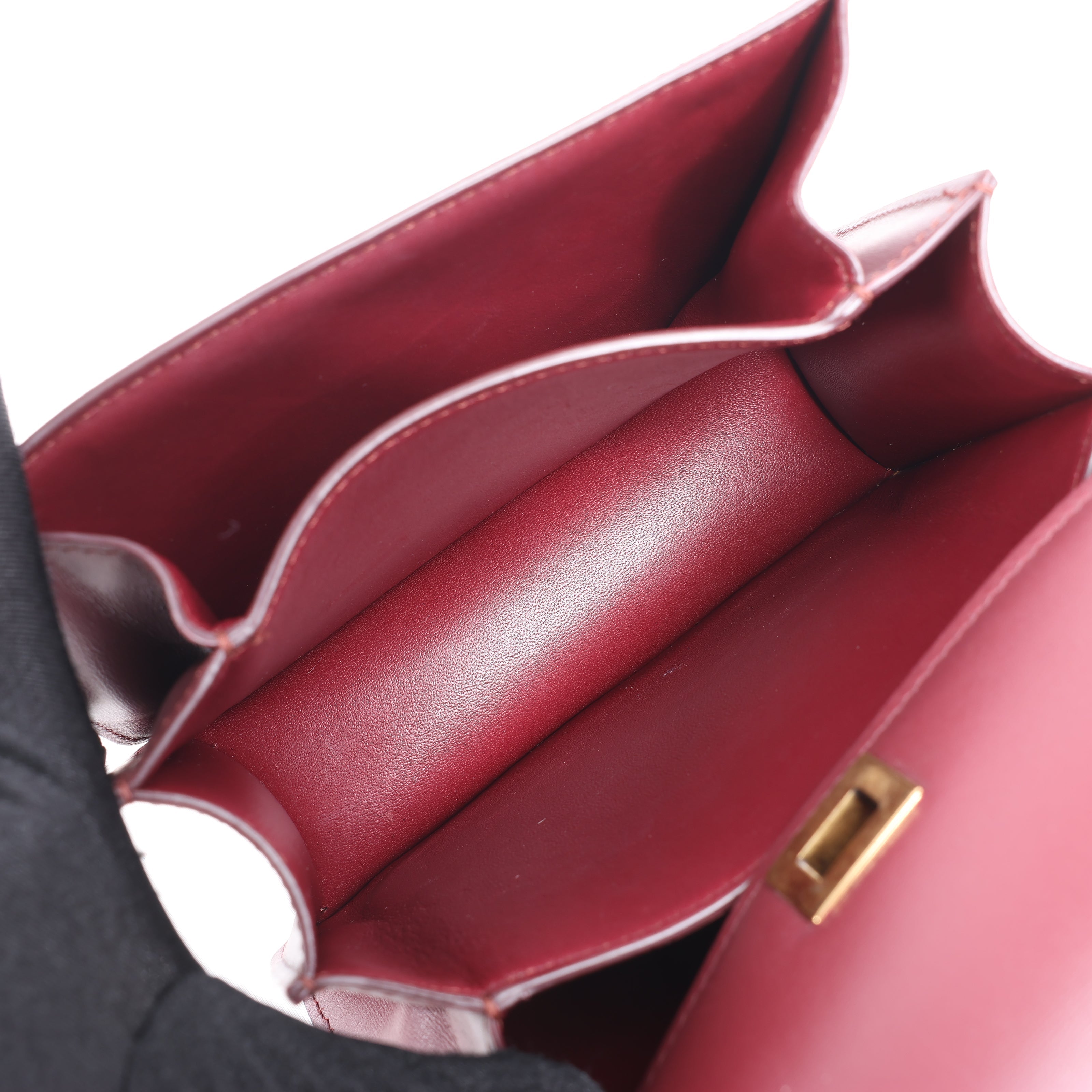 Bolso de hombro pequeño de piel Celine Classic Box en color burdeos
