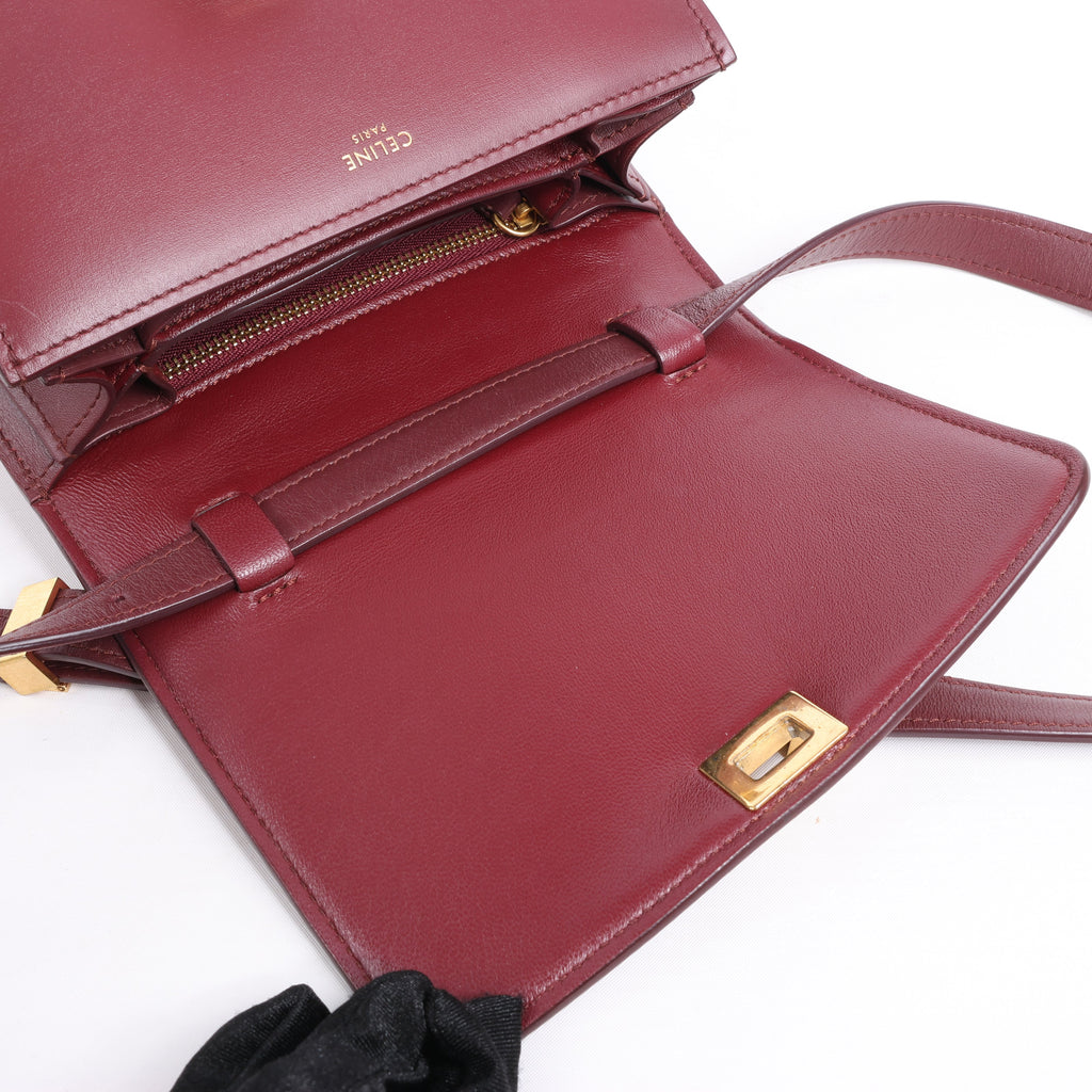Bolso de hombro pequeño de piel Celine Classic Box en color burdeos